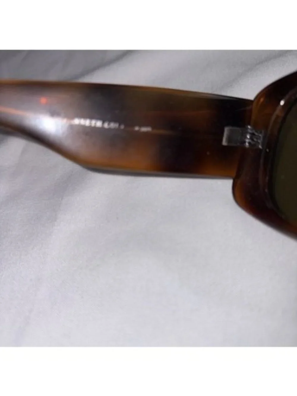 Kenneth Cole KC 1026‎ 083 Sunglasses Tortoise Oval